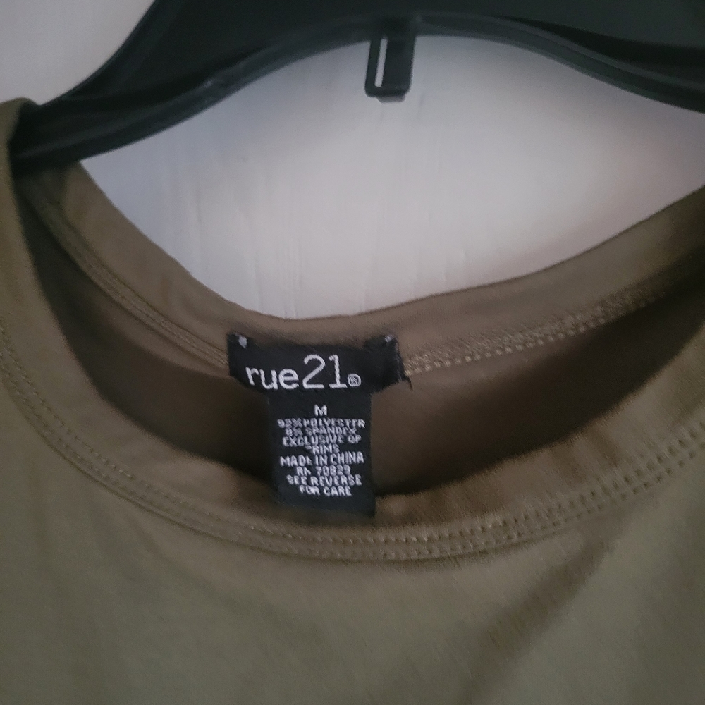🟣Hunter green tank top - Picture 3 of 4